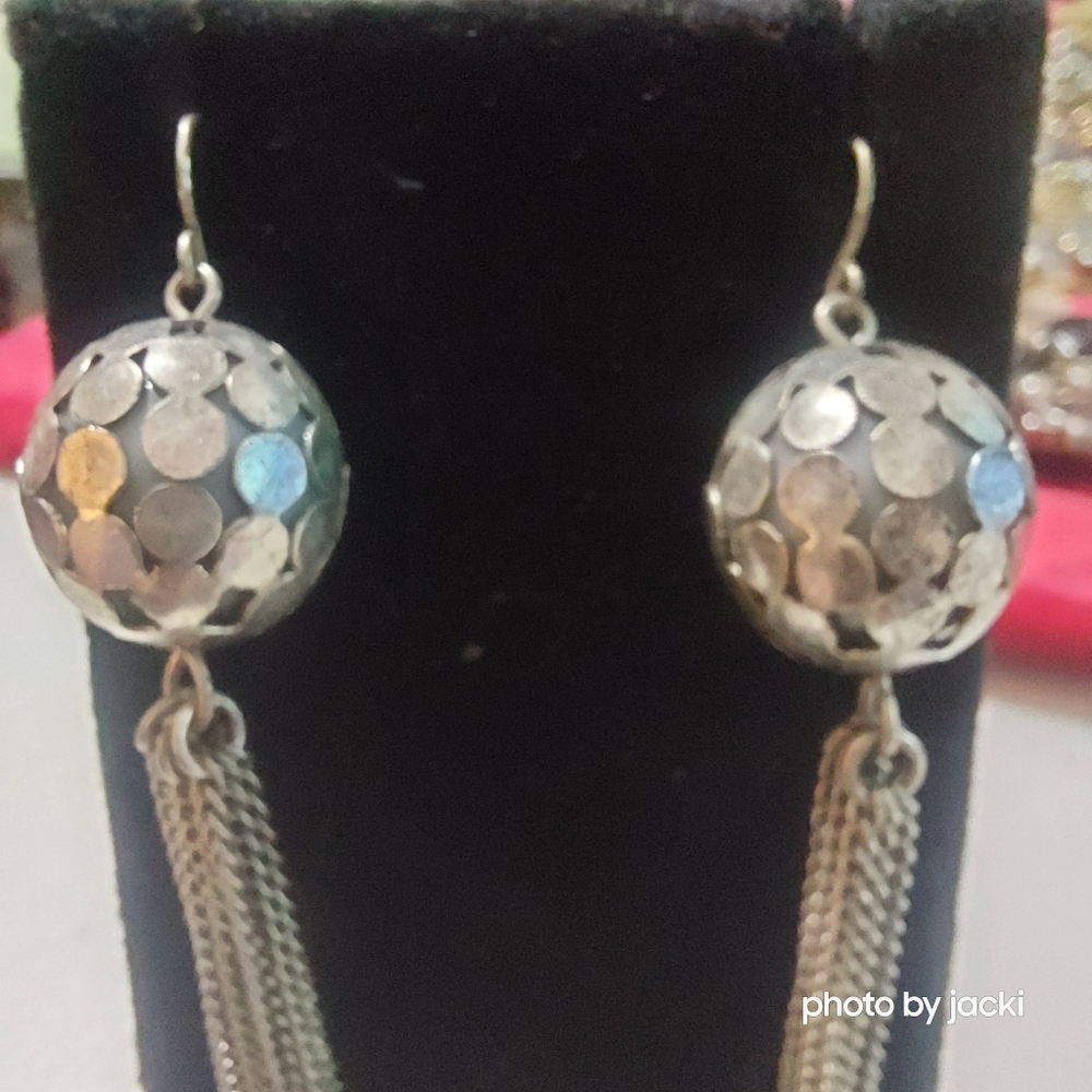 Earrings - Picture 2 of 5